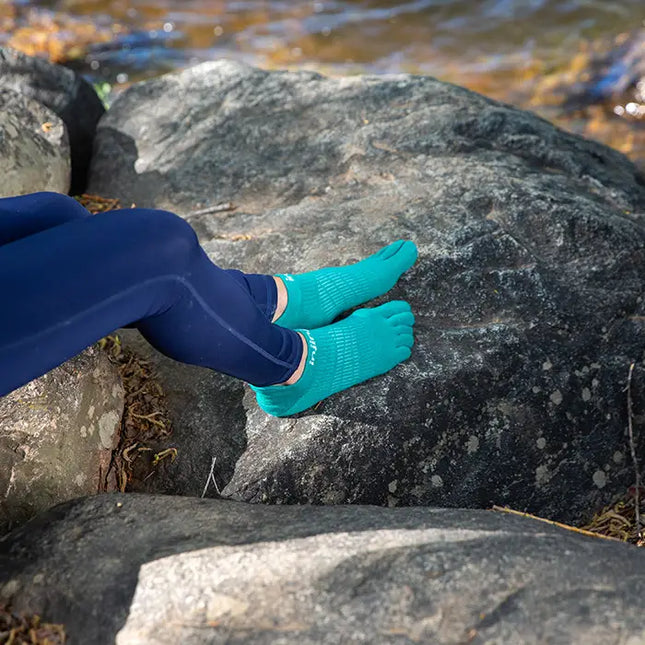 Injinji Women's Run Lightweight No-Show Coolmax Atlantis