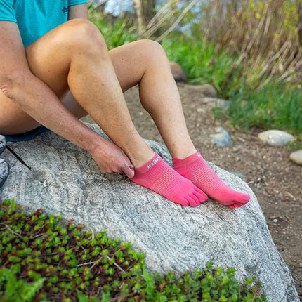 Injinji Women's Run Lightweight No-Show Coolmax Coral