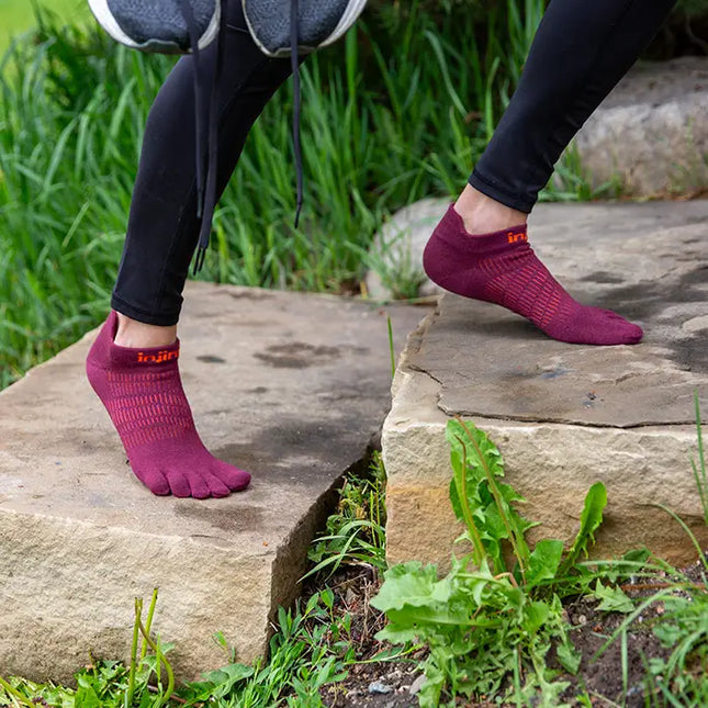 Injinji Women's Run Lightweight No-Show Coolmax Mahogany